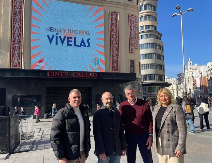 El presidente de la Fundación Pública de Servicios Cueva de Nerja, Javier Salas, y el vicepresidente de la Fundación y alcalde de Nerja, José Alberto Armijo, han dado el pistoletazo de salida a las acciones de promoción turística en Madrid.