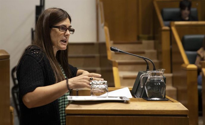 Archivo - La portavoz parlamentaria de Elkarrekin Podemos-IU, Miren Gorrotxategi,