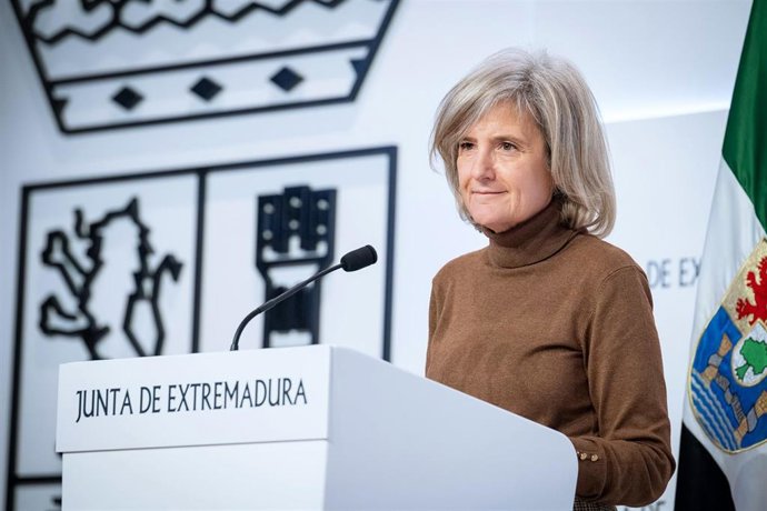 La portavoz de la Junta de Extremadura, Victoria Bazaga, en rueda de prensa