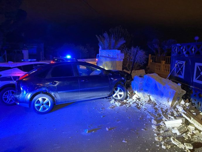 Detingut per conduir sense carnet i fugir d'un control d'alcoholmia a 140km/h per Sant Vicent