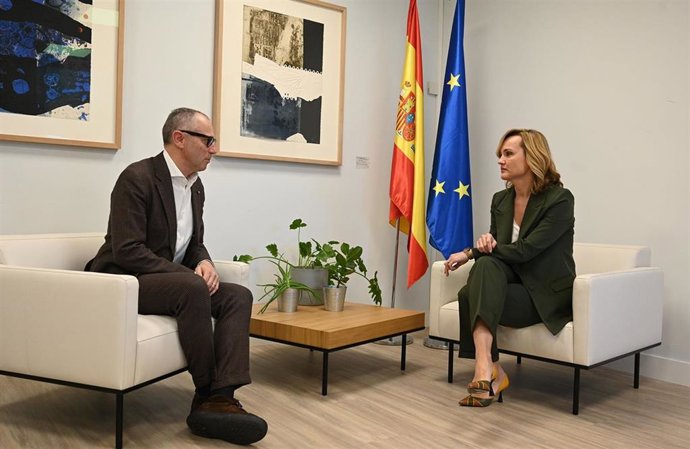 Pilar Alegría se reúne con Stefano Domenicali, presidente y CEO de la Fórmula 1