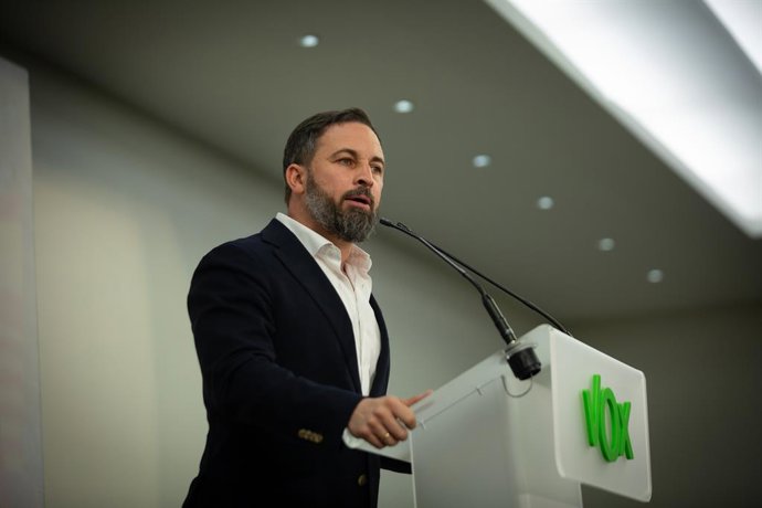 Archivo - El líder de Vox, Santiago Abascal, interviene en un acto preelectoral en el Hotel Barcelona Sants, en Barcelona, Catalunya (España), a 26 de noviembre de 2020. Abascal ha viajado a la capital catalana para apoyar al candidato de la formación a