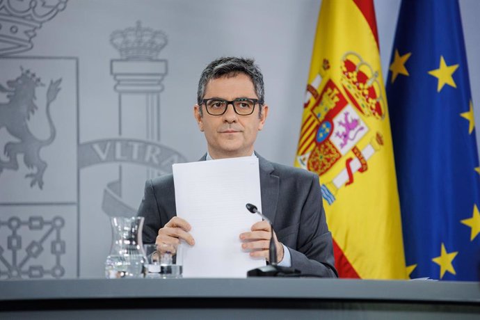 El ministro de la Presidencia, Relaciones con las Cortes y Justicia, Félix Bolaños, durante una rueda de prensa posterior a la reunión del Consejo de Ministros, a 23 de enero de 2024, en Madrid (España). 