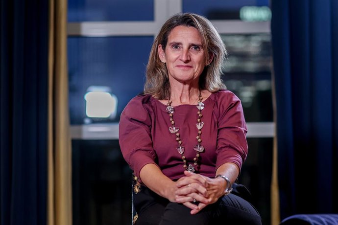 Archivo - La vicepresidenta tercera y ministra de la Transición Ecológica y Reto Democrático, Teresa Ribera, durante una entrevista para Europa Press, a 31 de octubre de 2022, en Madrid (España). Teresa Ribera actualmente ostenta el cargo de vicepreside
