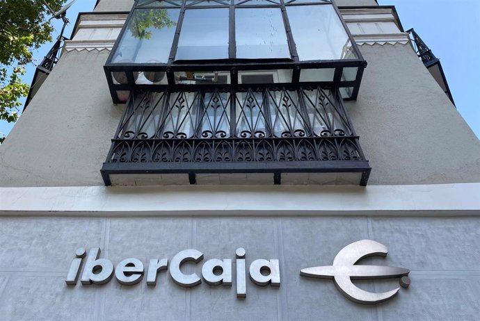 Archivo - Oficina de Ibercaja, a 18 de julio de 2022, en Madrid (España).   