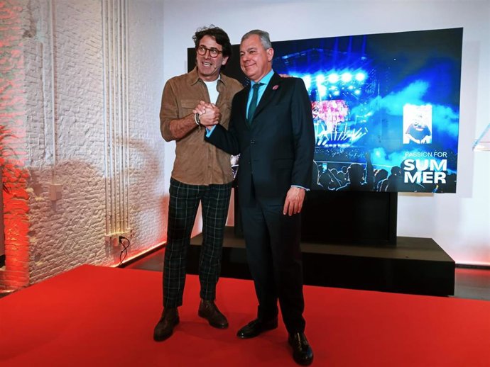 Antonio Garrido y José Luis Sanz, en la presentación de 'Sevilla Passion for Summer', en Madrid.