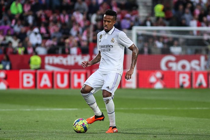 Archivo - Eder Militao of Real Madrid in action during the spanish league, La Liga Santander, football match played between Girona FC and Real Madrid at Montilivi stadium on April 25, 2023, in Girona, Spain.