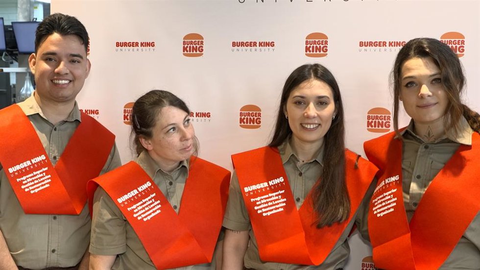 Primera empresa de comida rápida que apuesta por la formación universitaria de l