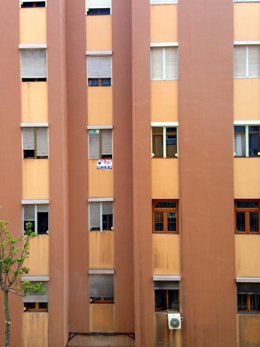 Archivo - Un edificio de Las Palmas de Gran Canaria con una vivienda en venta