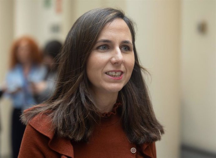 La secretaria general de Podemos, Ione Belarra, llega a un pleno dle Congreso de los Diputados, en el Palacio del Senado, a 10 de enero de 2024, en Madrid (España). 