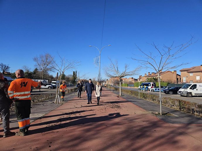 La alcaldesa de Guadalajara, Ana Guarinos, en su visita a Aguas Nuevas.