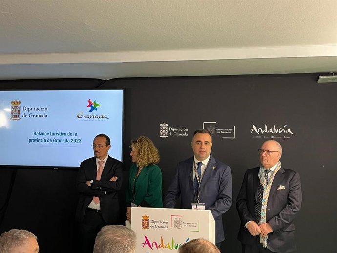 Presentación del balance turístico de la provincia de Granada en Fitur.