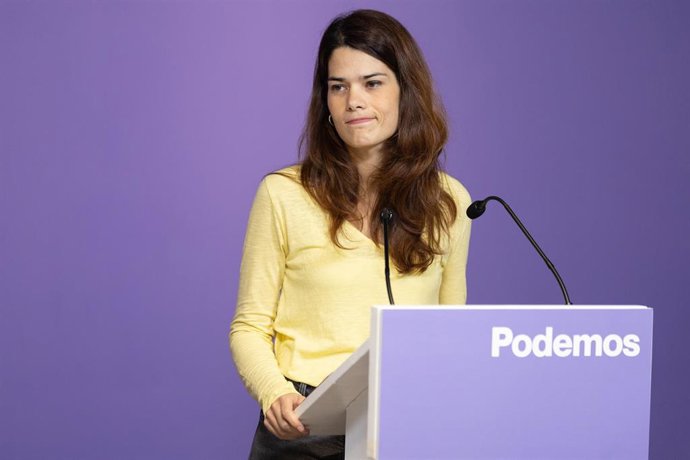 Archivo - La portavoz de Podemos, Isa Serra, ofrece una rueda de prensa, en la sede de Podemos, a 30 de octubre de 2023, en Madrid (España). 