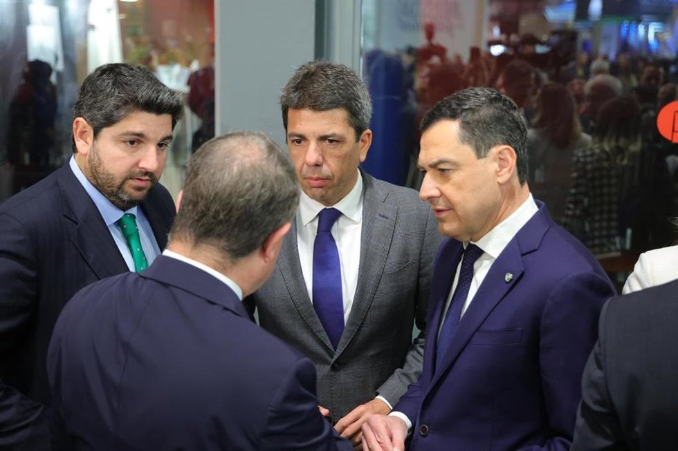 Encuentro en Fitur entre los presidentes de Murcia, Fernando López Miras; Comunidad Valenciana, Carlos Mazón; Andalucía, Juanma Moreno, y Castilla-La Mancha, Emiliano García-Page.