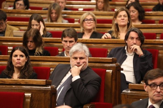 El presidente del grupo de Junts en el Parlament, Albert Batet, en la sesión de control al presidente de la Generalitat, Pere Aragons, de este miércoles.