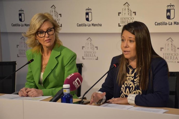 La consejera de Bienestar Social, Bárbara García Torijano, en rueda de prensa en Cuenca