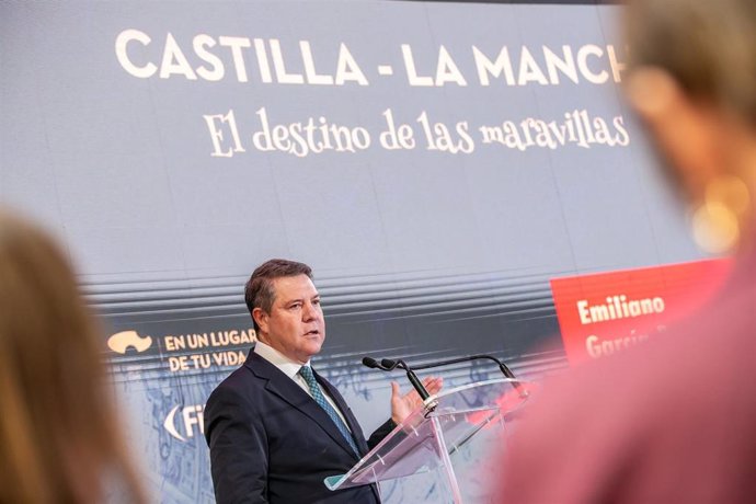 El presidente de C-LM, Emiliano García-Page, durante su intervención en la inauguración del estand de C-LM en Fitur.