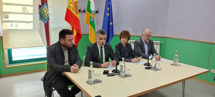La Junta de Gobierno Local se ha celebrado este miércoles en el barrio de Varea