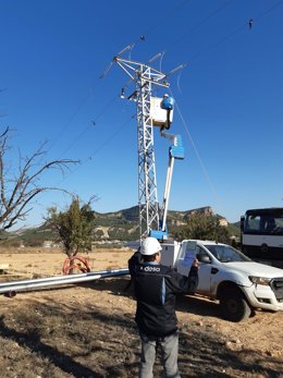 Archivo - Endesa destina 90.000 euros para la mejora tecnológica de la red en Monreal del Campo y Calamocha (Teruel)