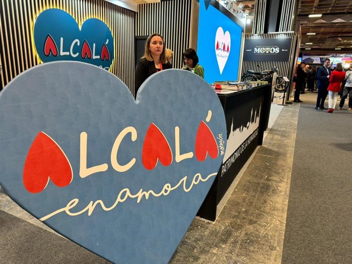 Expositor de Alcalá de Henares en Fitur.