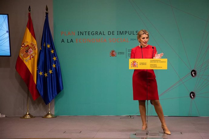 La vicepresidenta segunda y ministra de Trabajo y Economía Social, Yolanda Díaz, clausura la presentación de la nueva edición del Plan Integral de Impulso de la Economía Social 2024-2025, en la sede del Ministerio, a 24 de enero de 2024, en Madrid (España