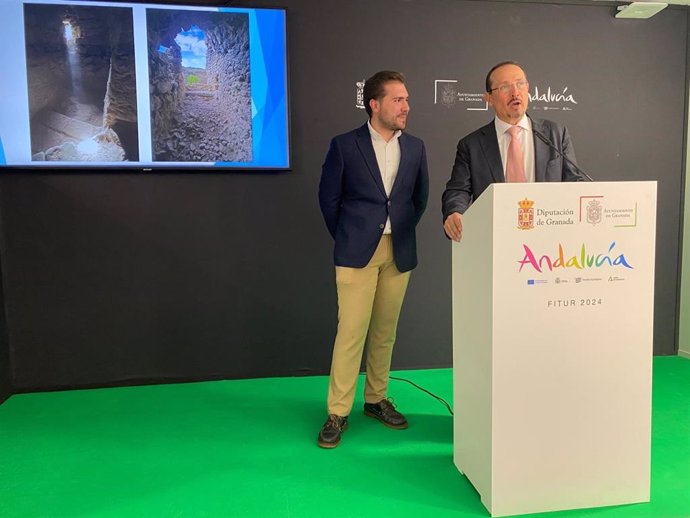 Alhama de Granada presenta en Fitur la Puerta de la Mina como nuevo recurso turístico.