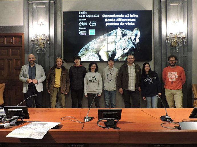 Jornada de debate sobre el lobo ibérico en la Casa de la Provincia de Sevilla.
