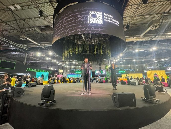 El presidente de la Diputación de Sevilla, Javier Fernández, en el acto de presentación institucional de Sevilla en Fitur.