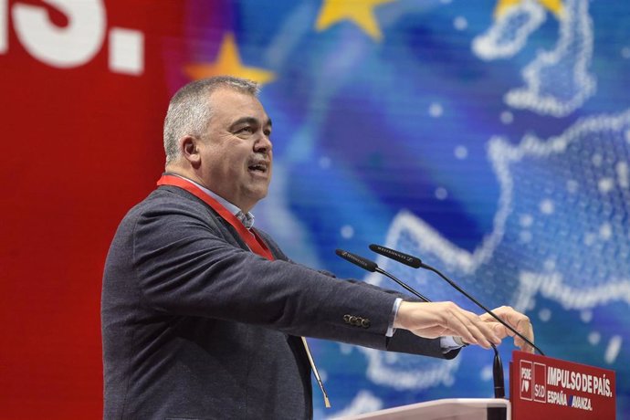 El secretario de Organización del PSOE, Santos Cerdán, interviene durante la primera jornada de la Convención Política del Partido Socialista 'Democracias más fuertes, en Palexco, a 19 de enero de 2024, en A Coruña, Galicia (España).