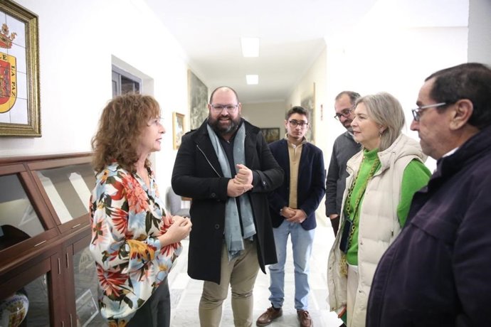 Bertón y Bello con la alcaldesa de Olvera.