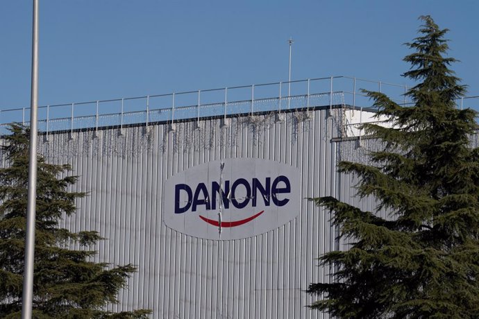 Façana de la fàbrica de Danone España