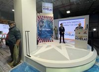 Nerja y Cueva de Nerja presentan en Fitur su apuesta digital, nueva guía y libro con la historia del festival de música