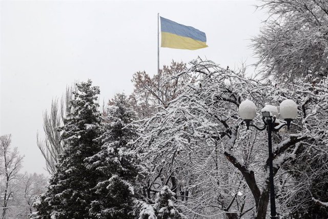 Archivo - Bandera de Ucrania en Járkvov