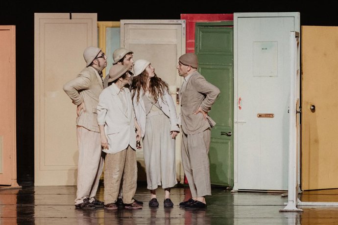 Archivo - El Teatre Arniches ofrece dos propuestas escénicas multipremiadas de teatro y circo para el fin de semana