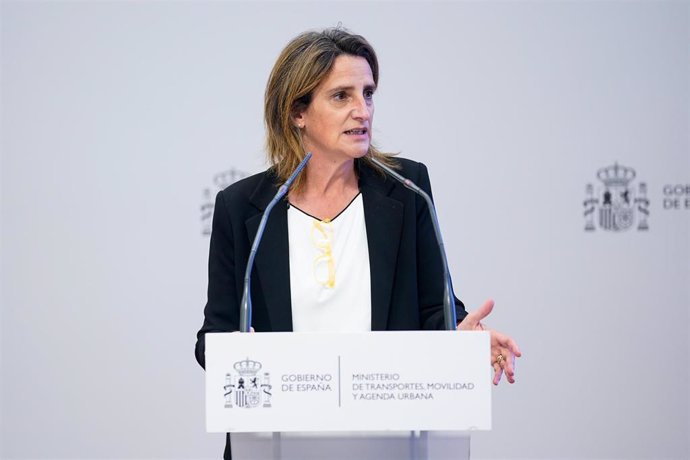 Archivo - La vicepresidenta cuarta y ministra para la Transición Ecológica y el Reto Demográfico, Teresa Ribera, durante una rueda de prensa, a 12 de mayo de 2021 en Madrid (España). Los titulares de Transportes y de Transición Ecológica comparecen este