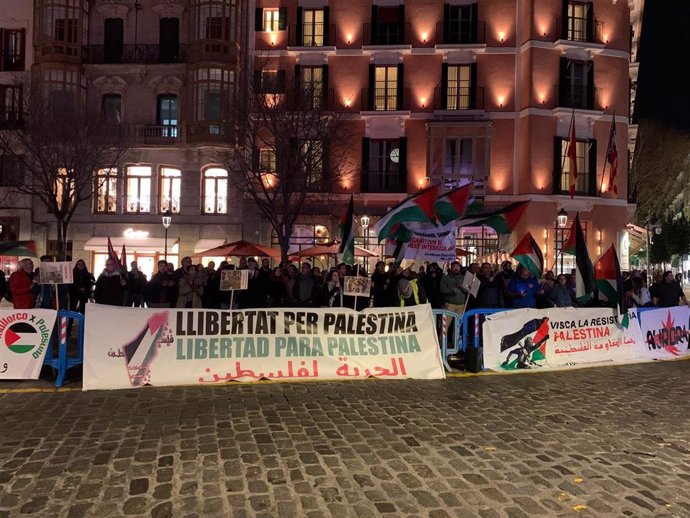 Concentración Ciutadans per Palestina en la plaza de Cort