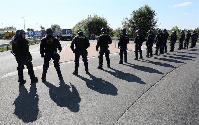 Archivo - Agentes de Policía de Hungría