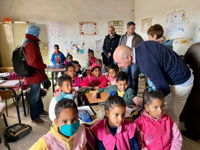 Teijeiro visita el Sahara para seguir de cerca el desarrollo de proyectos de cooperación en los que colabora La Rioja