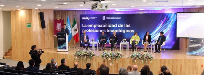 Expertos internacionales destacan que el empleo relacionado con la IA se dispara un 95% en México, en una Jornada celebrada por IPN y UNIR