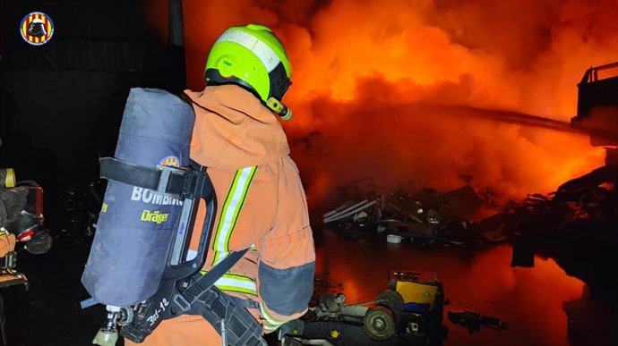 Incendi industrial a Quart de Poblet