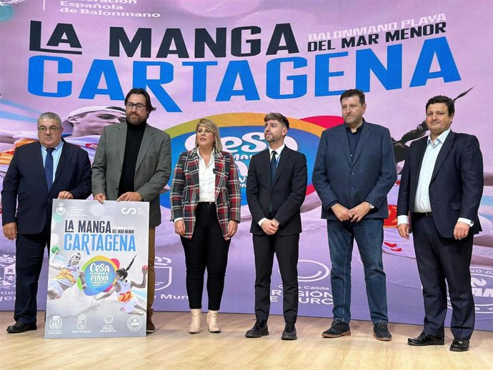 El director general de Deportes, Francisco Javier Sánchez, participa en la presentación de estos dos eventos en la XLIV Feria Internacional de Turismo de Madrid (Fitur).