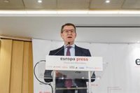 Feijóo censura que se "humille" a Page cuando "es evidente" que el PSOE está "en el extrarradio de la Constitución"