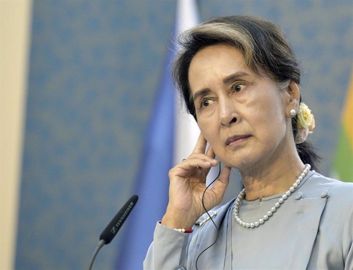 Archivo - La antigua líder 'de facto' de Birmania y premio Nobel de la Paz, Aung San Suu Kyi.