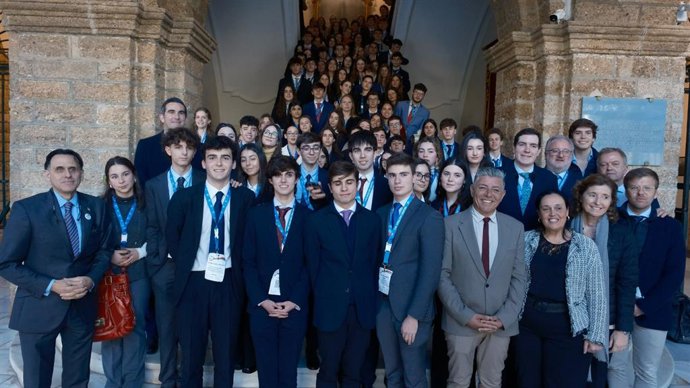 Foto de familia de los participantes