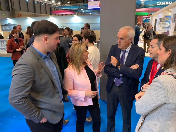 La vicesecretaria general y portavoz del PSOE de la Región de Murcia, Carmina Fernández, en Fitur