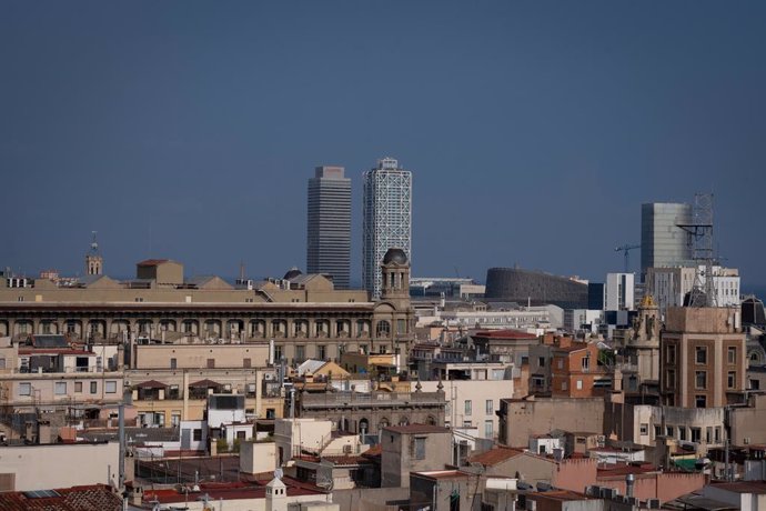 Archivo - Vista panoràmica de Barcelona