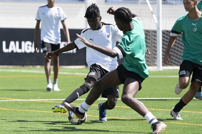 Archivo - Imagen de una de los campamentos de verano que organizó LaLiga en 2023