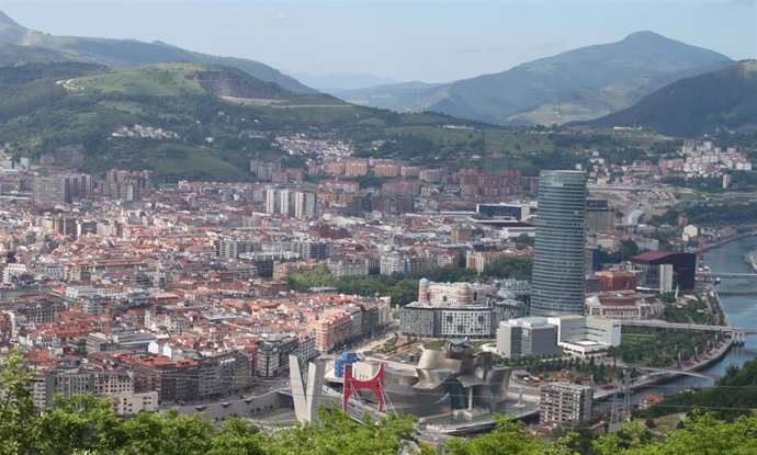 Archivo - Panorámica de Bilbao.