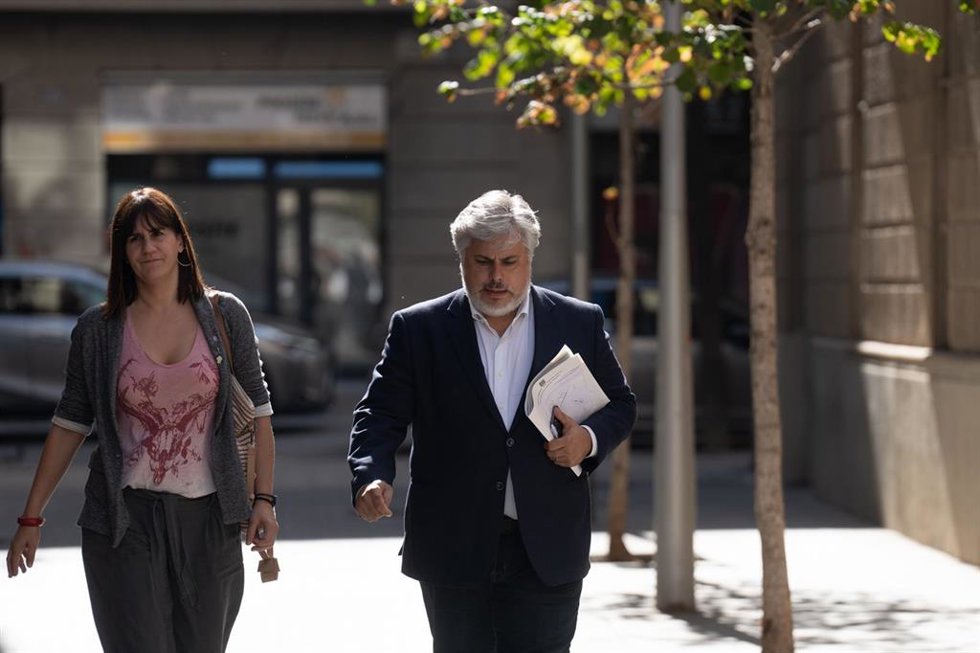 Archivo - El presidente del grupo de Junts en el Parlament, Albert Batet, a su llegada a una reunión en la sede de Junts per Catalunya, a 29 de septiembre de 2022, en Barcelona, Cataluña (España).