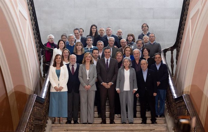 Foto de familia de la reunión con el Consejo Escolar del Estado, en la sede del Consejo Escolar del Estado, a 25 de enero de 2024, en Madrid (España). 